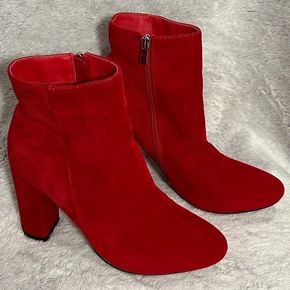 PrettyLittleThing RED Heeled Boots with Chunky Heel and Rounded Toe Women size 6 - Picture 2 of 15